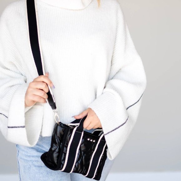 Mini Shiny Patent Black Quilted Crossbody Bag - Picture 4 of 7